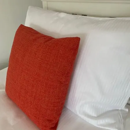 4@no.4. A Cosy Spot For 4 And One Furry Friend *